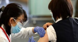 Japón inicia mega campaña para vacunar contra el Covid-19 a toda su población japón vacunas covid