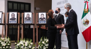 Gobierno del Estado de México rinde homenaje a policías caídos