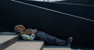 Se buscará aumentar la pena máxima a quienes abandonen adultos mayores