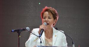 Maricela Serrano se compromete a solucionar de la falta de agua