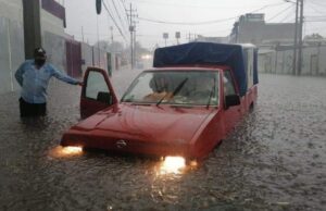 Atizapan entrega apoyos a damnificados por inundaciones Atizapan entrega apoyos a damnificados por inundaciones