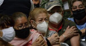 Gobierno aplicará vacuna de refuerzo contra el covid-19 en adultos mayores: AMLO