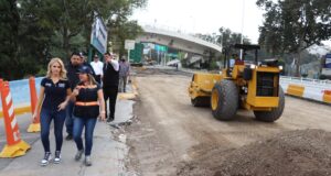 Alcaldesa de Huixquilucan supervisa repavimentación de Boulevar Interlomas
