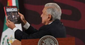 AMLO presenta su nuevo libro “¡Gracias!” dirigido a los jóvenes
