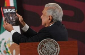 AMLO presenta su nuevo libro “¡Gracias!” dirigido a los jóvenes