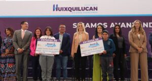 Entrega Huixquilucan 19 mil becas y monederos electrónicos