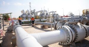 Aumentan precios del petróleo ante liberación de reservas de emergencia