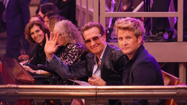 emmanuel-celebra-50-anos-de-carrera-con-misa-en-la-catedral-metropolitana