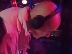 Irvine Welsh se presenta como DJ en el Centro Histórico de México