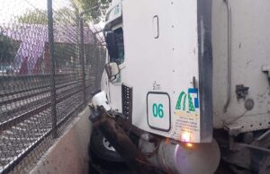 Suspensión del Tren Ligero tras accidente cerca del Estadio Azteca