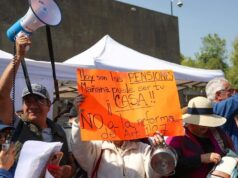 Reforma limita pensiones doradas de jubilados en Mexico
