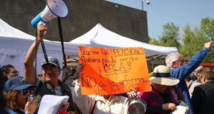 Reforma limita pensiones doradas de jubilados en Mexico