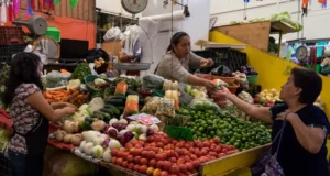 Subida de precios de alimentos en abril: factores y consecuencias