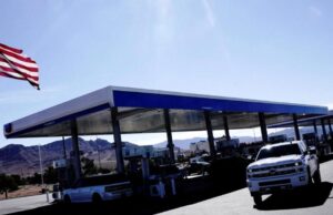 Cómo el alza de la gasolina afecta a las familias de bajos ingresos en EU
