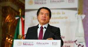 Mario Delgado insiste en reducir calendario escolar por calor y Mundial