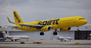 Spirit Airlines detiene operaciones tras conflicto en Medio Oriente