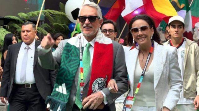 karla-souza-y-diego-boneta-celebran-goles-del-mundial-2026-en-cdmx