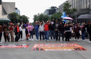 CNTE exige respuestas durante manifestación en sede de SEP