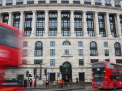 Crecimiento frágil en la economía británica mientras Burnham se alista para liderar