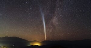 El cometa que ilumina nuestro cielo y su significado para la humanidad