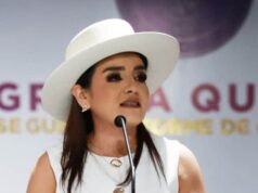 Grecia Quiroz y García Harfuch entregan celulares de Carlos Manzo a la FGR