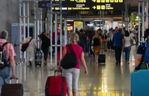 Aumento del 35% en derechos para turistas internacionales