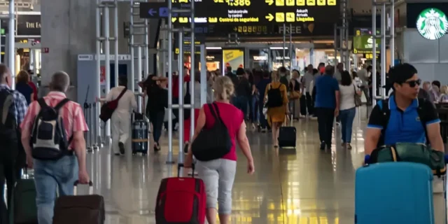 aumento-del-35-en-derechos-para-turistas-internacionales