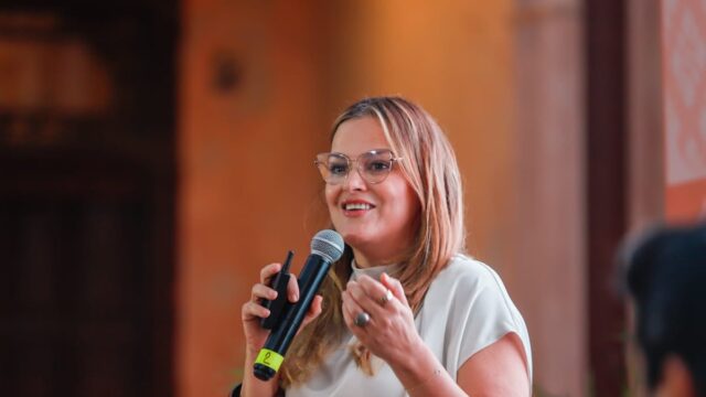 claudia-sheinbaum-se-presenta-en-merida-con-cecilia-patron