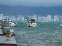 Cierre de puertos en Guerrero y Michoacán por huracán Polo