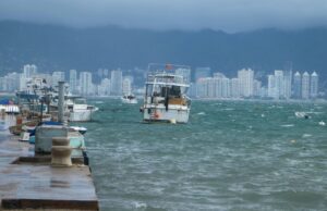 Cierre de puertos en Guerrero y Michoacán por huracán Polo