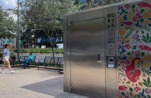 Problemas en baños inteligentes de la CDMX por uso inapropiado