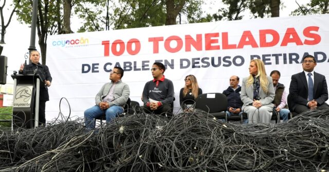 coyoacan-limpia-sus-calles-al-retirar-cableado-inservible