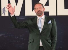 Ben Affleck brilla en la alfombra roja de Animales en Netflix